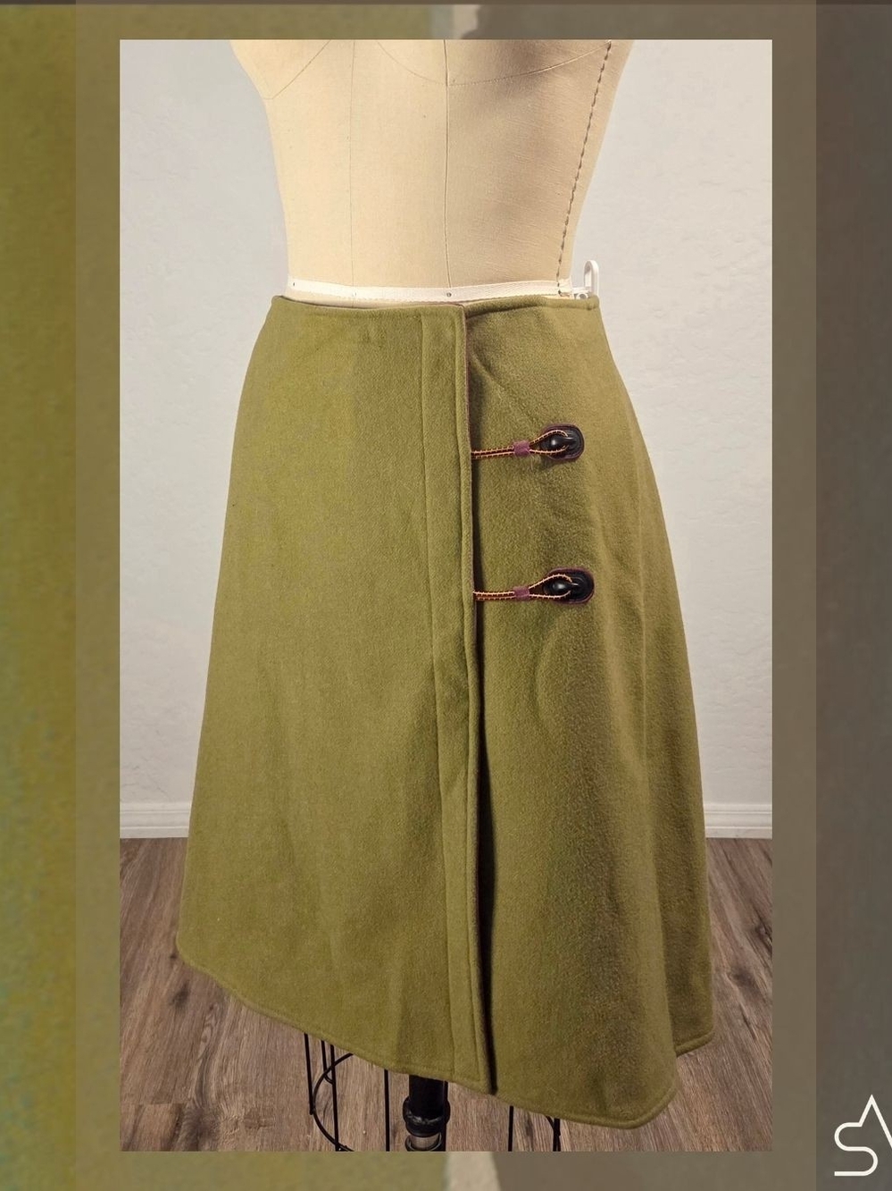 Vintage Miu Miu Fall '99 Utilitarian Minimalist Wool Skirt Size 10 (IT 46)